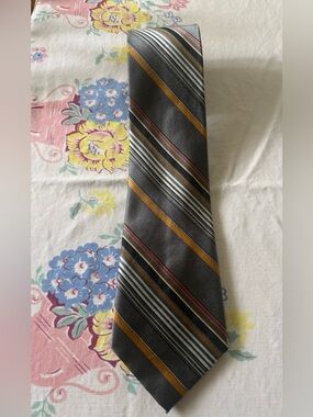 Calvin Klein Silk Tie👔